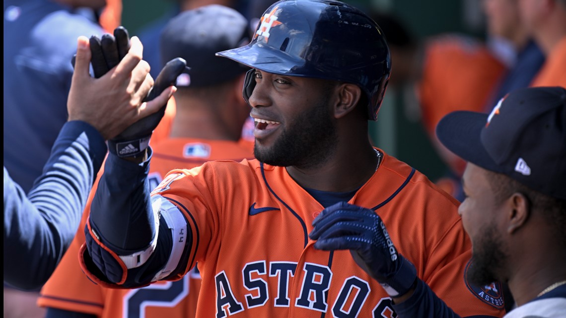 baseball player yordan alvarez wallpaper