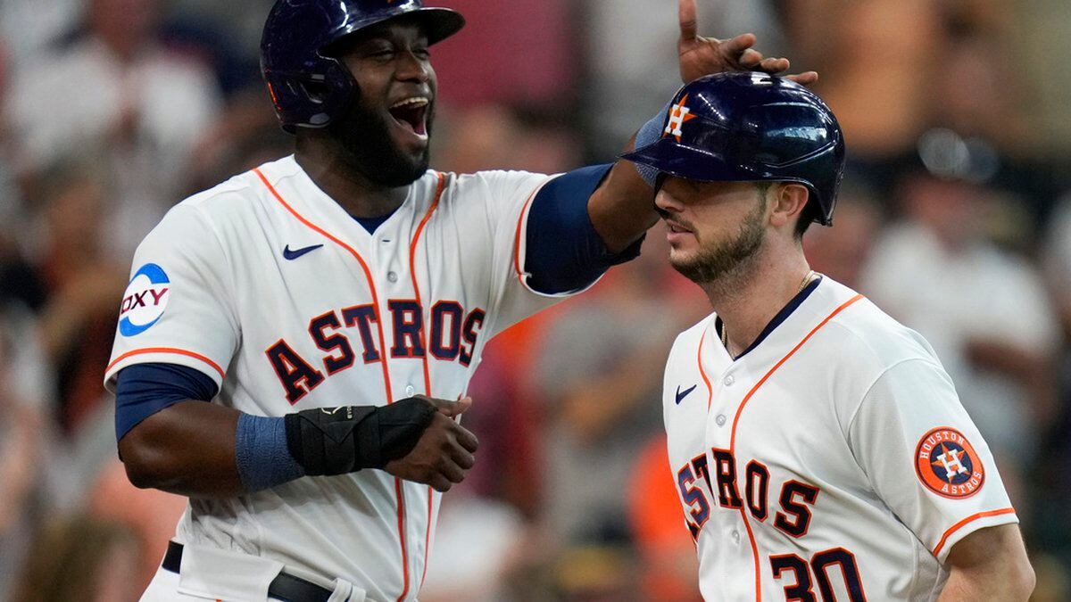 baseball player yordan alvarez wallpaper