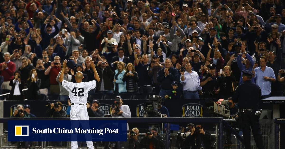 yankees fans cheering