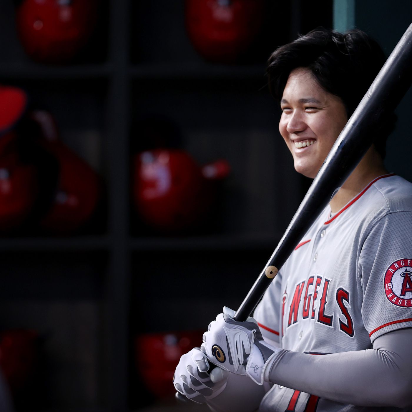 shohei ohtani batting gloves